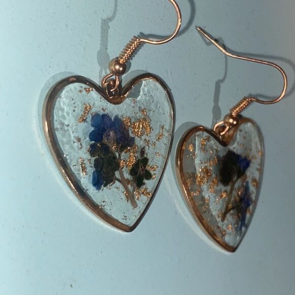 Pressed Flower Drop Heart Earrings - Picture 5 of 5